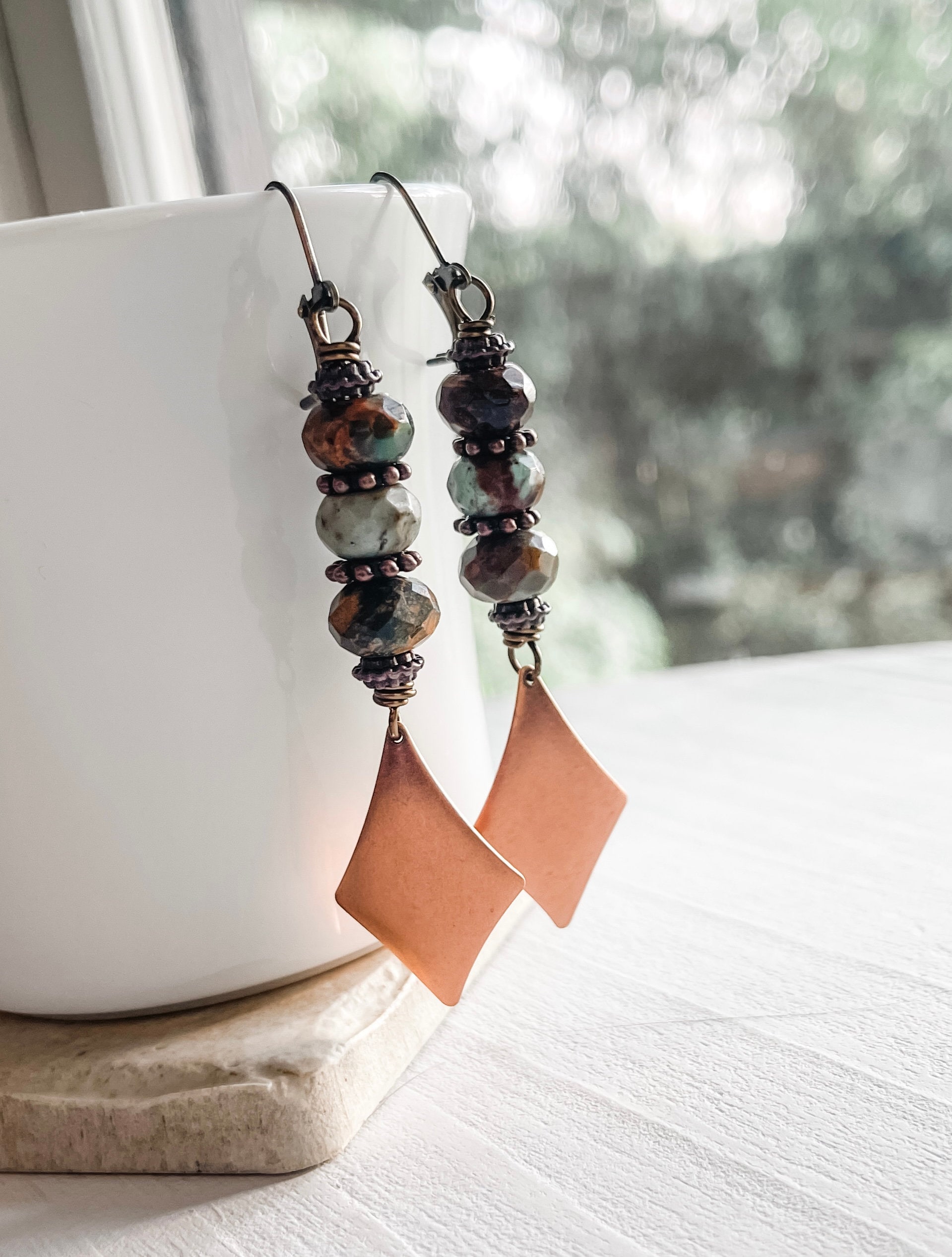 Salbei Grüne Naturstein Ohrringe, Grüner Opal Edelstein, Rustikale Statement Ohrringe Für Sie Unter 40, Geschenke Mama Salbei Grüne Naturstein Ohrringe, Grüner Opal Edelstein, Rustikale Statement Ohrringe Für Sie Unter 40, Geschenke Mama von TJChateau