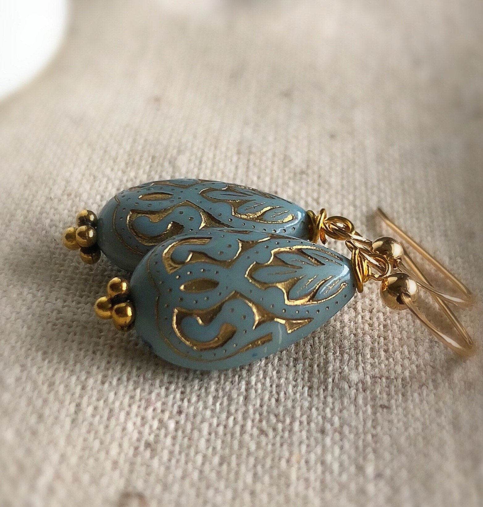 Verstaubte Blaue Boho Ohrringe, Vergoldete Ohrringe Im Vintage Stil, Geschenke Für Sie Unter 30 Verstaubte Blaue Boho Ohrringe, Vergoldete Ohrringe Im Vintage Stil, Geschenke Für Sie Unter 30 von TJChateau