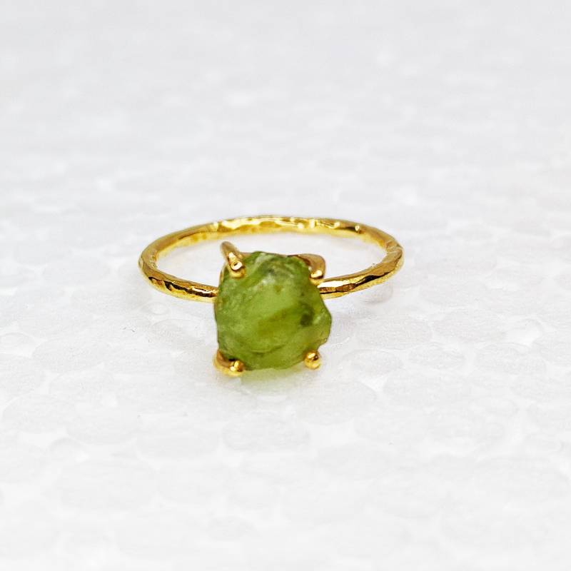 Roh Peridot Vergoldeter Ring von TJONLINESHOP