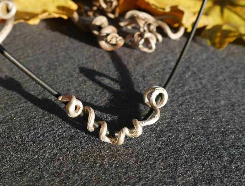 Collier Weinranke Silber 925 Massiv Kautschukband Schwarz von TJsFinest