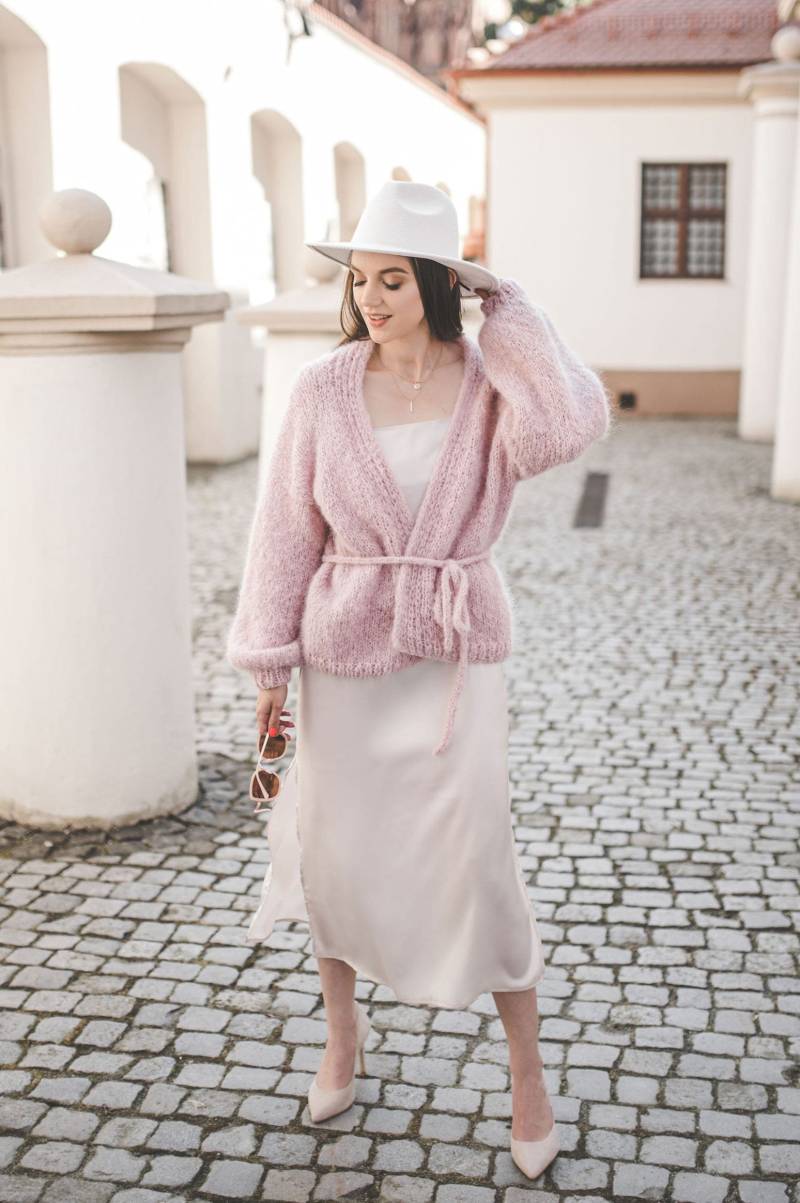 Brautmantel in Puderrosa, Kurze Jacke Mit Offenem Vorderteil, Trendige Pastellfarbe, Bomberjacke Gürtel von TKnitKnitwear