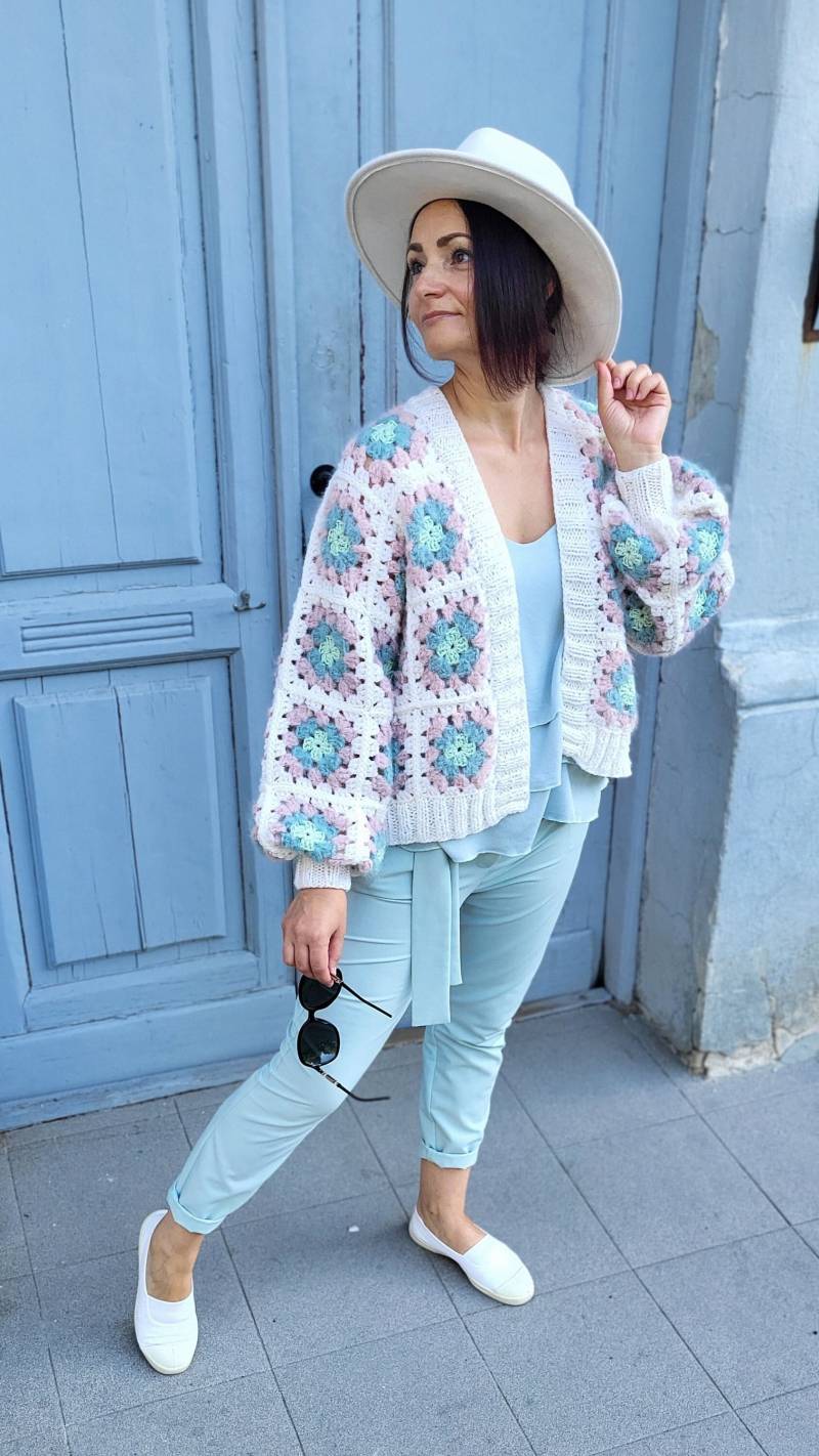 Vintage Oma Quadrat Jacke, Gehäkelte Sommer Strickjacke, Boho Stil Bomber, Cocoon Offener Front Pullover von TKnitKnitwear