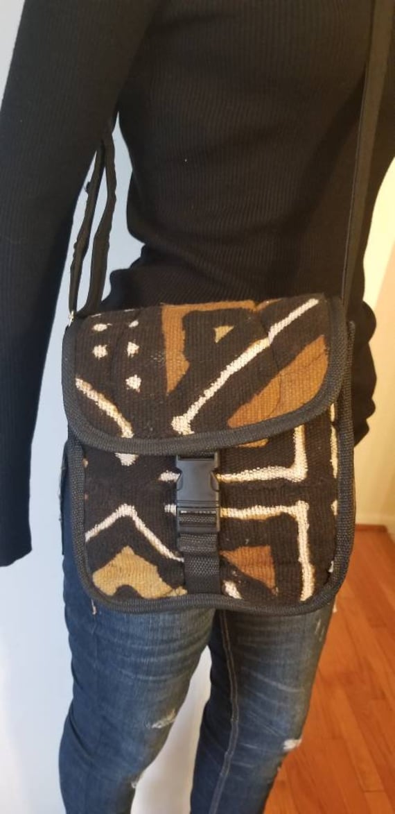 Handgemachte Umhängetasche Aus Schlammtuch Handgemachte Umhängetasche Aus Schlammtuch von TKsAccessories