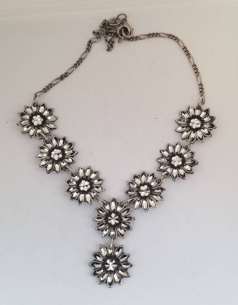 Kette Mit Kleinen Gänseblümchen #2 Kette Mit Kleinen Gänseblümchen #2 von TLAtreasures