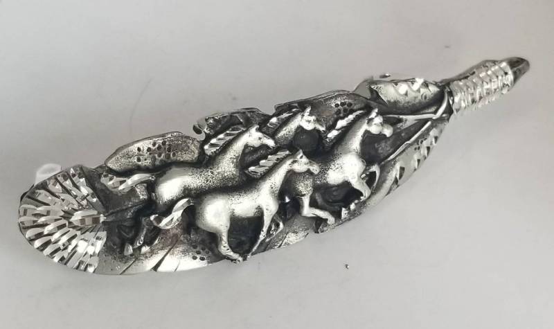 Laufende Pferde Auf Einer Feder-Haarspange. 70 Mm Ohrclip Laufende Pferde Auf Einer Feder-Haarspange. 70 Mm Ohrclip von TLAtreasures