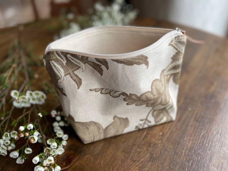 Schminktäschchen Aus Leinen in Naturbelassenem Blumenmuster, Kosmetiktasche, Geschenk Für Frauen, Tlc Täschchen Schminktäschchen Aus Leinen in Naturbelassenem Blumenmuster, Kosmetiktasche, Geschenk Für Frauen, Tlc Täschchen von TLCPouches