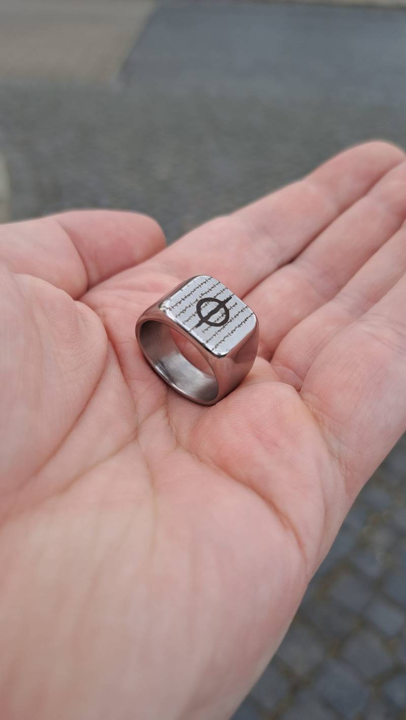 Signet Ring "Phyrexian" von TLCraftsStudio