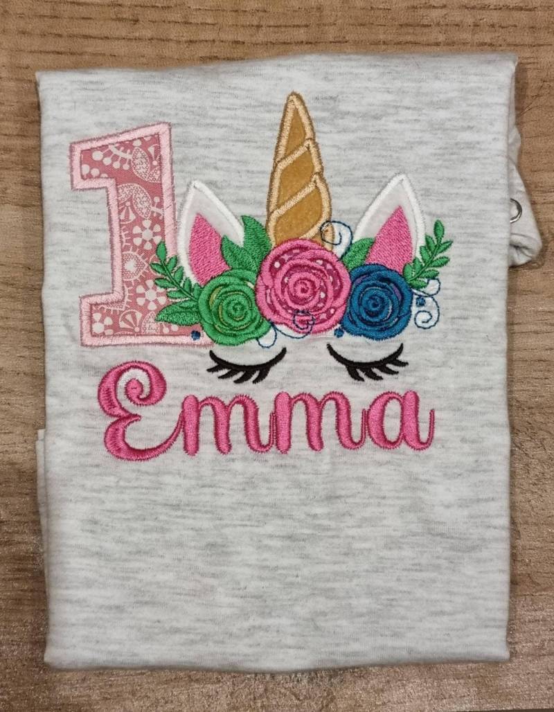 Geburtstags-Shirt Einhorn Mit Zahl Und Name von TMD1001