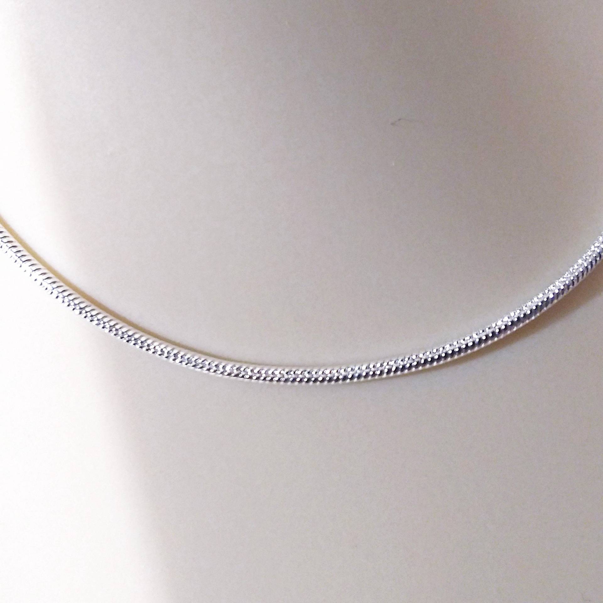 925Er Silber, Vergoldet, 1 Mm, Schlangenkette, Federringverschluss, Collier, 16, 18, 20, 22, 24, 26, 28, 30 cm, #1900 925Er Silber, Vergoldet, 1 Mm, Schlangenkette, Federringverschluss, Collier, 16, 18, 20, 22, 24, 26, 28, 30 cm, #1900 von TNTMineCo