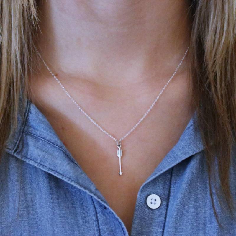 Pfeil Halskette - Sterling Silber Vertikaler Anhänger Layering Boho Schmuck Stil von TNineandCompany