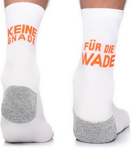 TODO RUNNING RAID CREW Laufsocken mit Lustige Aufschrift, Anti Blasen Socken, Running Socks Men. Bunte Sport Socken Damen 39-42, Laufsocken Herren (Keine Gnade für die Wade 39-42 BA-PM) von TODO