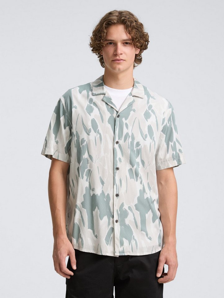 TOM TAILOR Denim Kurzarmhemd Relaxed Fit Kurzarmhemd im Hawaii-Look Relaxed Fit Kurzarmhemd im Hawaii-Look von TOM TAILOR Denim