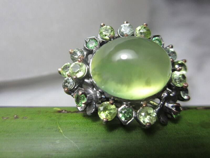 Ring Kette Solitär Peridot Tsavorit Smaragd Gold von TOMKJustbe