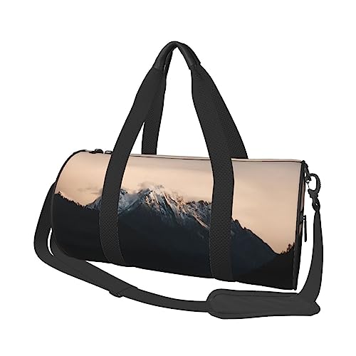 White Black Mountain Under The Sky Printed Sports Duffel Bag Gym Tote Bag Weekender Travel Bag Sports Gym Bag For Workout Overnight Travel Luggage Women Men, Black, One Size, Schwarz , Einheitsgröße von TOMPPY