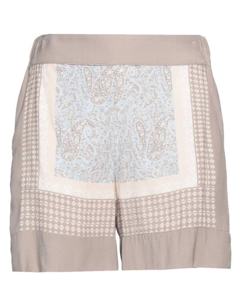 TONET Shorts & Bermudashorts Damen Hellgrau von TONET