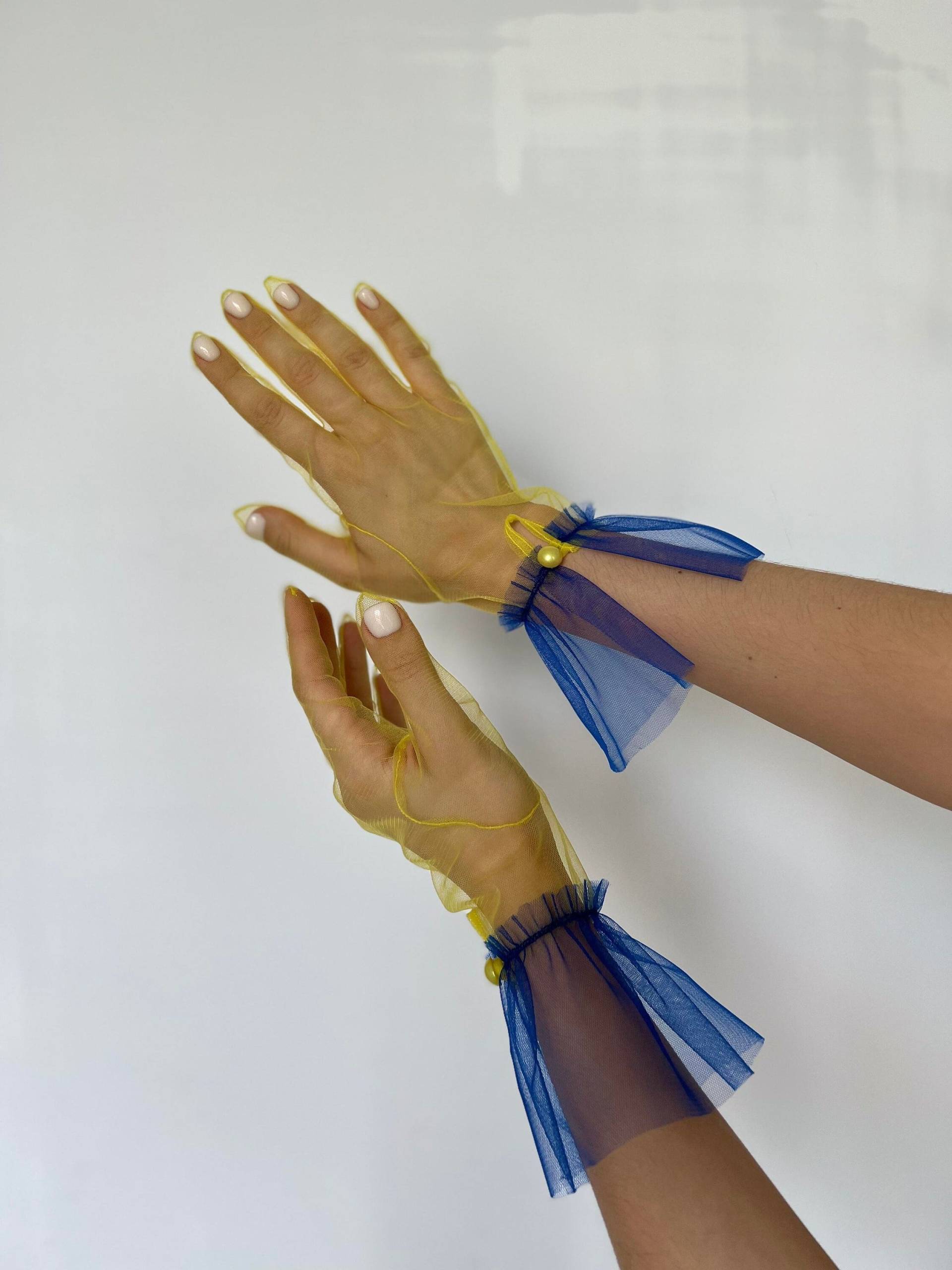 Weiche Tüll Elegante Handschuhe Für Frauen, Handgelenk Lange Spitzenhandschuhe, Perlen Handschuhe, Oper Handarbeit 1007 Blau Und Gelb Handschuh von TONKObrand