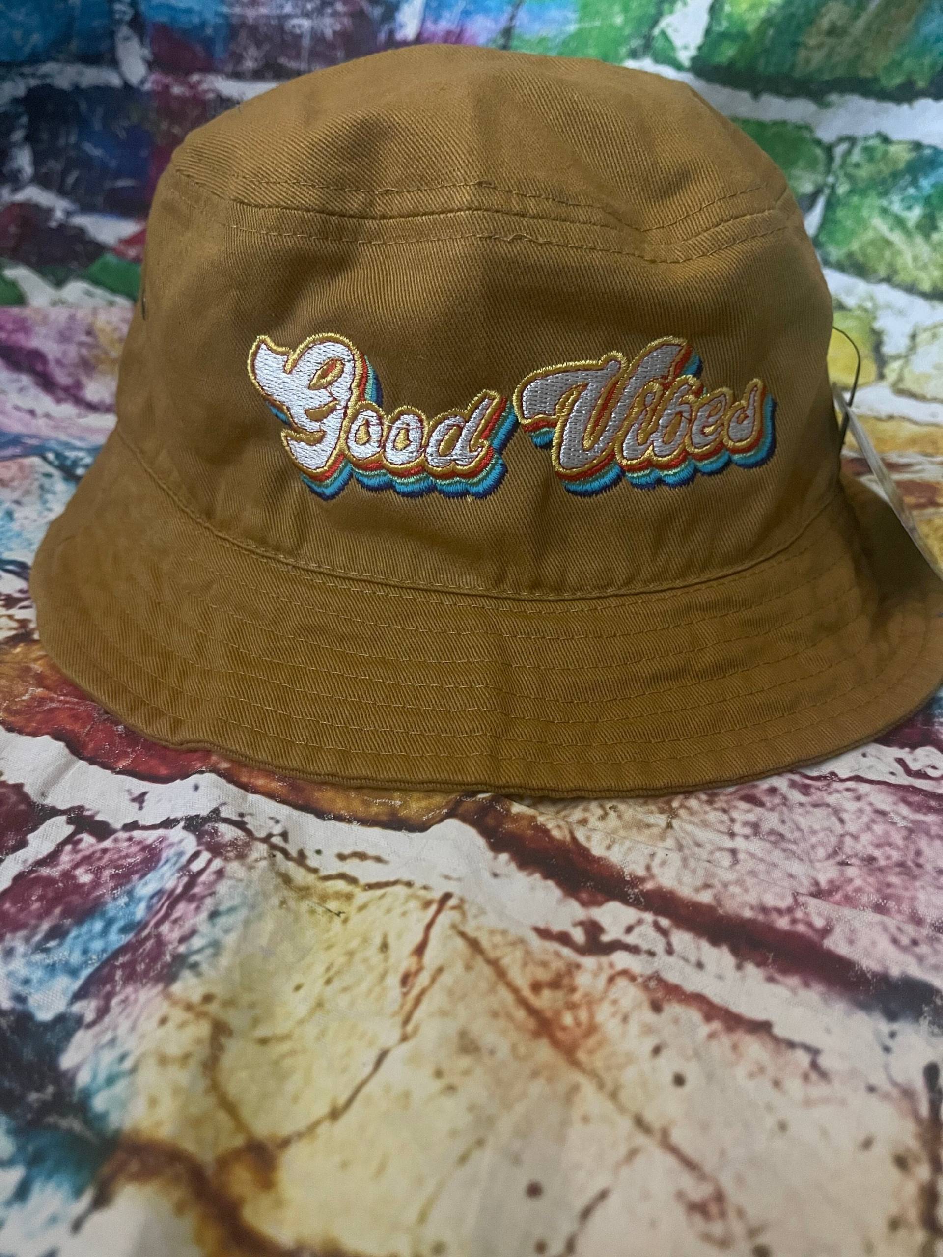Good Vibes Bucket Hat, Damen Mützen, Hut von TOOKuteKreationz