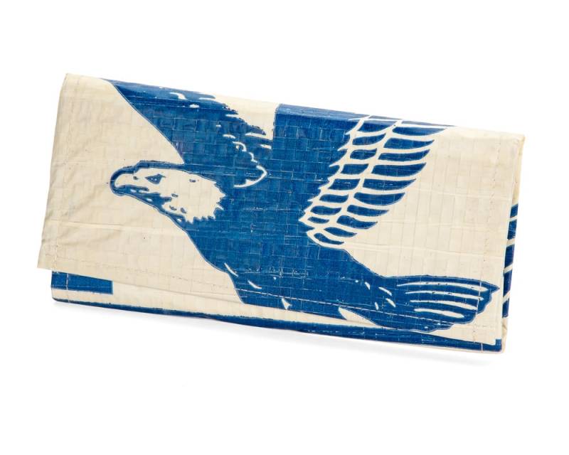Recycled Bi-Fold Medium Wallet von TORRAINRecycledBags