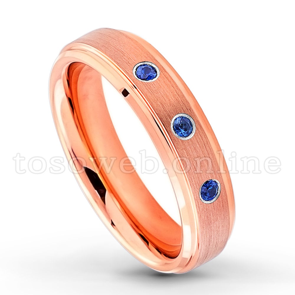 Damen Blauer Saphir Ehering, September Birthstone, 6mm Rose Gold Plated Abgeschrägte Kante Hartmetall Ring Ts3722 von TOSOWEB