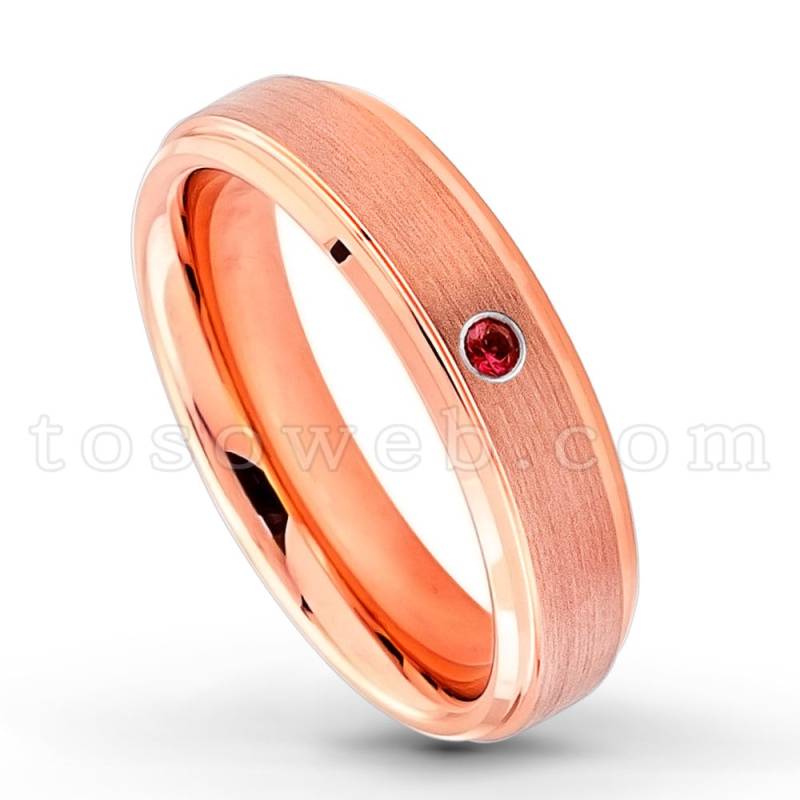Damen Granat Solitär Ehering, Januar Birthstone, Rose Gold Überzogen Abgeschrägte Kante Comfort Fit Hartmetall Ring Ts3722 Damen Granat Solitär Ehering, Januar Birthstone, Rose Gold Überzogen Abgeschrägte Kante Comfort Fit Hartmetall Ring Ts3722 von TOSOWEB