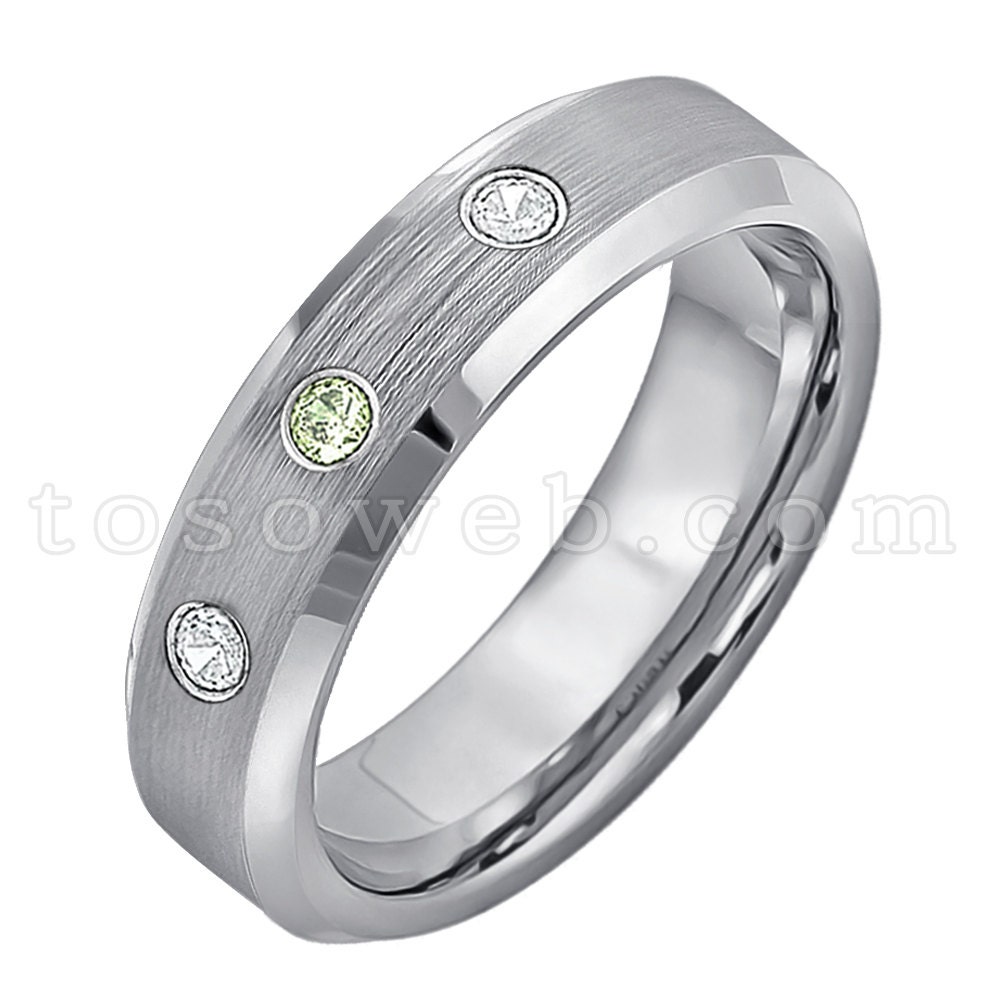 Damenring August Birthstone, Peridot & Diamant Ehering, 6mm Gebürstete Mitte Abgeschrägte Kante, Hartmetallring Ts0382 von TOSOWEB