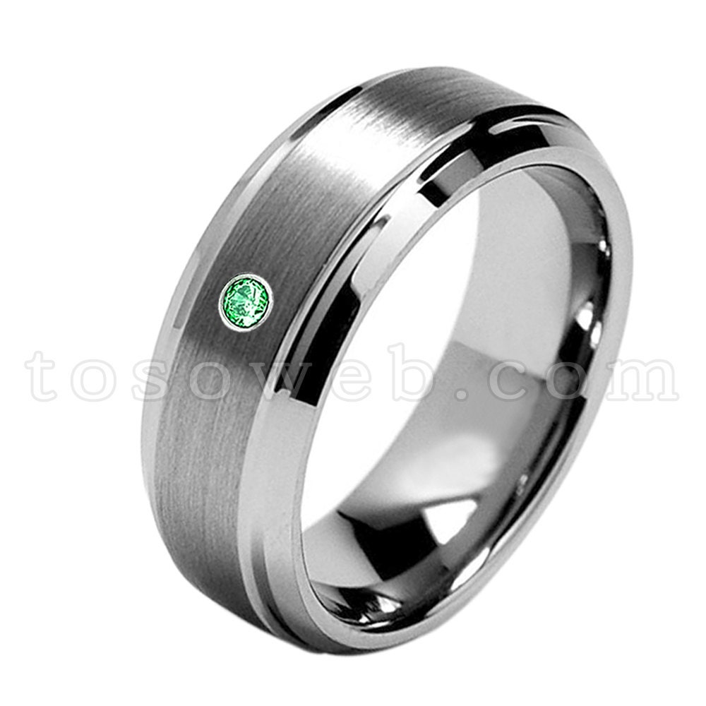 Herren Tsavorit Solitär Ehering, Januar Birthstone Ring, 8mm Gebürstet Mitte Abgeschrägter Glänzender Rand Hartmetall Ring Ts1622 von TOSOWEB
