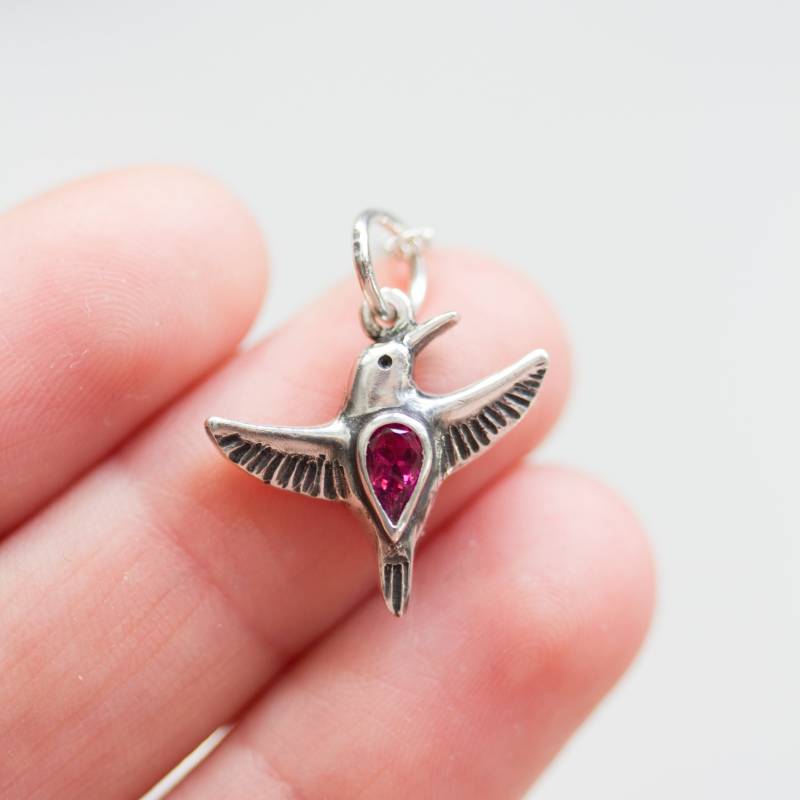 sterling Silber Kolibri Halskette Kleiner Anhänger Mit Turmalin von TOTOanimals