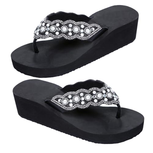 TOVINANNA Damen Sandalen mit Perlen und Strasssteinbesatz Rutschfeste Strand Flip Flops mit Keilabsatz Sohle für Sommer Bequemes Design für Langes Tragen Schwarz TOVINANNA Damen Sandalen mit Perlen und Strasssteinbesatz Rutschfeste Strand Flip Flops mit Keilabsatz Sohle für Sommer Bequemes Design für Langes Tragen Schwarz von TOVINANNA