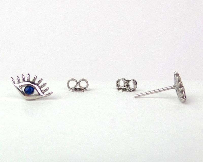Zierliche Sterling Silber Evil Eye Ohrstecker Blaue Cz Ohrringe von TRENDYANYTHING