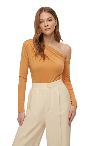 TRENDYOL Damen Asymmetrischer Kragen Unifarben Figurbetont Body Shirt, Camel, M von TRENDYOL