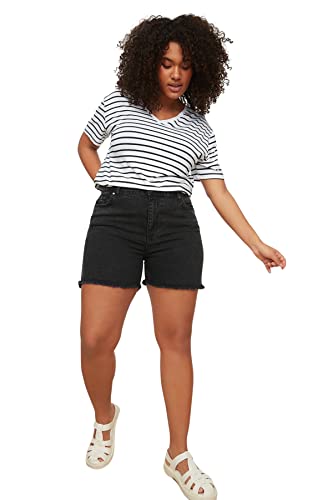 TRENDYOL Damen Women Normal Waist Fit Skinny Plus Size Shorts & Bermuda Pants, Schwarz, 46 von TRENDYOL