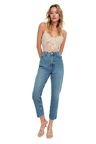 TRENDYOL Damen Trendyol Herren More Sustainable Mittlerer Bund Mom Jeans Jeans Normal Waist Denim Mom Light Blue Jeans, Light Blue, 36 von TRENDYOL