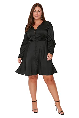TRENDYOL Damen Übergröße Regular A-Linie V-Ausschnitt Webstoff Große Größen in Kleid, Schwarz, 46 EU von TRENDYOL
