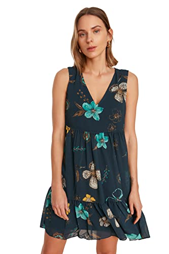 TRENDYOL Damen With Large Cut Flower Dress, Marineblau, 38 EU von TRENDYOL