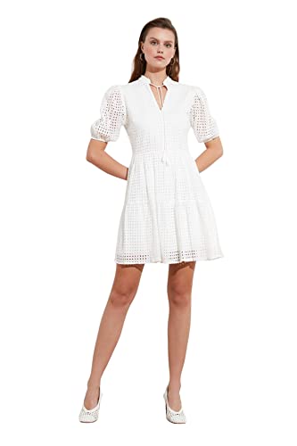 TRENDYOL Damen Women Regular Fit Woven Dress Mini Smock Kleid Normal geschnittenes Webkleid, Ecru, 32 von TRENDYOL