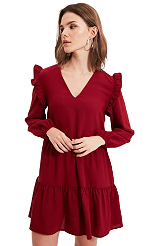 TRENDYOL Damen Trendyol Woman Petite Mini Ruffle Hem V-Neck Woven Dress, Burgundy, 40 EU von TRENDYOL