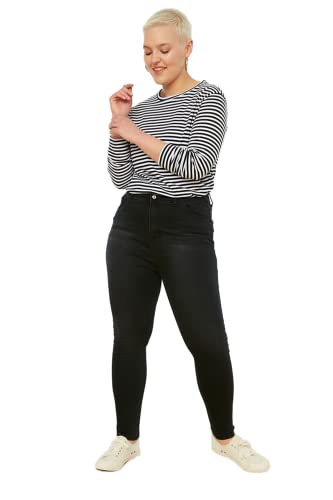 Trendyol Women's High Waist Plus Size Jeans, Schwarz, 42 von TRENDYOL