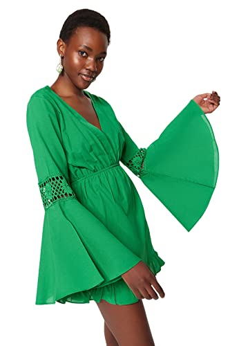 Trendyol Damen Women Ruffle Hem Fitted Woven Dress Rüschensaum, tailliertes, gewebtes Kleid, Tropical Green, 32 von TRENDYOL