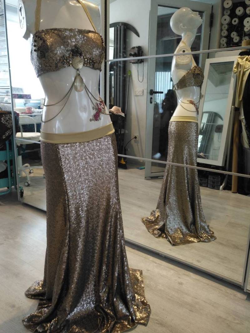 Pailletten Gold-Creme Stammes Fusion Rock von TRIBALDANTZARI