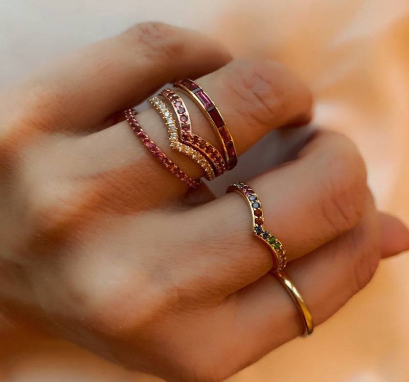Zierliche Stapelschiene Ombré Rainbow Ring - Eternity Band | Dünner Regenbogen 14K Mit Seni Edelsteinen Zierliche Stapelschiene Ombré Rainbow Ring - Eternity Band | Dünner Regenbogen 14K Mit Seni Edelsteinen von TRIBEANDTREASURE