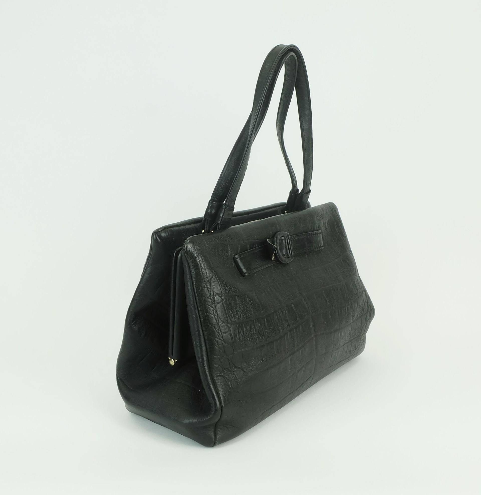 60Er Jahre Handtasche Damentasche Schwarzes Geprägtes Leder Und Messing von TRICoVINTAGE