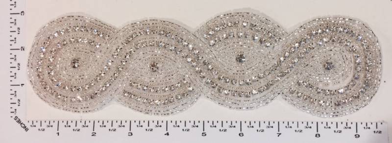 Hand Bestickt Applikation - Echtem Kristall Strass, Glasperlen Auf Weißem Organza. Atemberaubend von TRIMSnBEADS