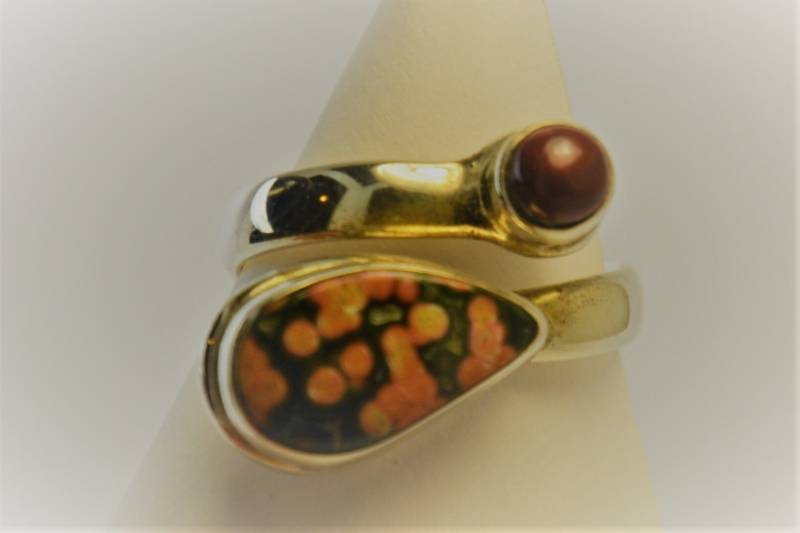Es Ist Ein Pilz Unter Uns Es Ist Ein Pilz Unter Uns von TSLJewelry