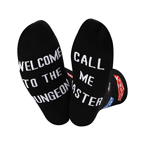 TSOTMO Dungeons and Dragons Socken Welcome To The Dungeon Call Me Master Socks Dungeon Master Game Socks Gamer Geschenk - - Medium von TSOTMO