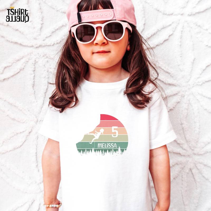 Boulder T-Shirt Oder Sweatshirt Für Kinder - Personalisiert Mit Name Und Zahl Mädchen Klettern Geburtstagsshirt 5 6 7 8 9 10 von TShirtQuelle