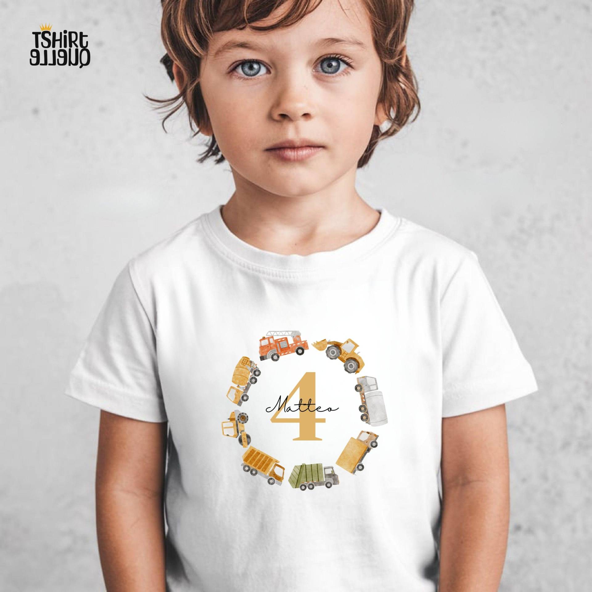Fahrzeug T-Shirt Oder Sweatshirt Für Kinder - Personalisiert Mit Name Und Zahl Geburtstagsshirt 2 3 4 5 6 Baustellen Autos Fahrzeug T-Shirt Oder Sweatshirt Für Kinder - Personalisiert Mit Name Und Zahl Geburtstagsshirt 2 3 4 5 6 Baustellen Autos von TShirtQuelle