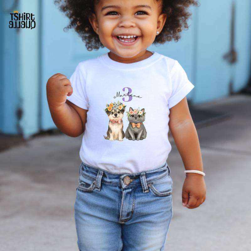 Hund Und Katze T-Shirt Oder Sweatshirt Für Kinder - Personalisiert Mit Name Zahl Beste Freunde Geburtstagsshirt 3 4 5 6 7 8 9 10 11 von TShirtQuelle