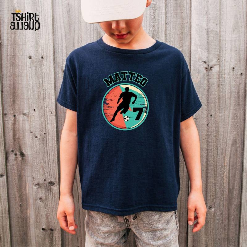 Kinder Fußball T-Shirt Oder Sweatshirt - Personalisiert Mit Name Und Zahl Fußballtrikot Geburtstagsshirt 6 7 8 9 10 13 von TShirtQuelle