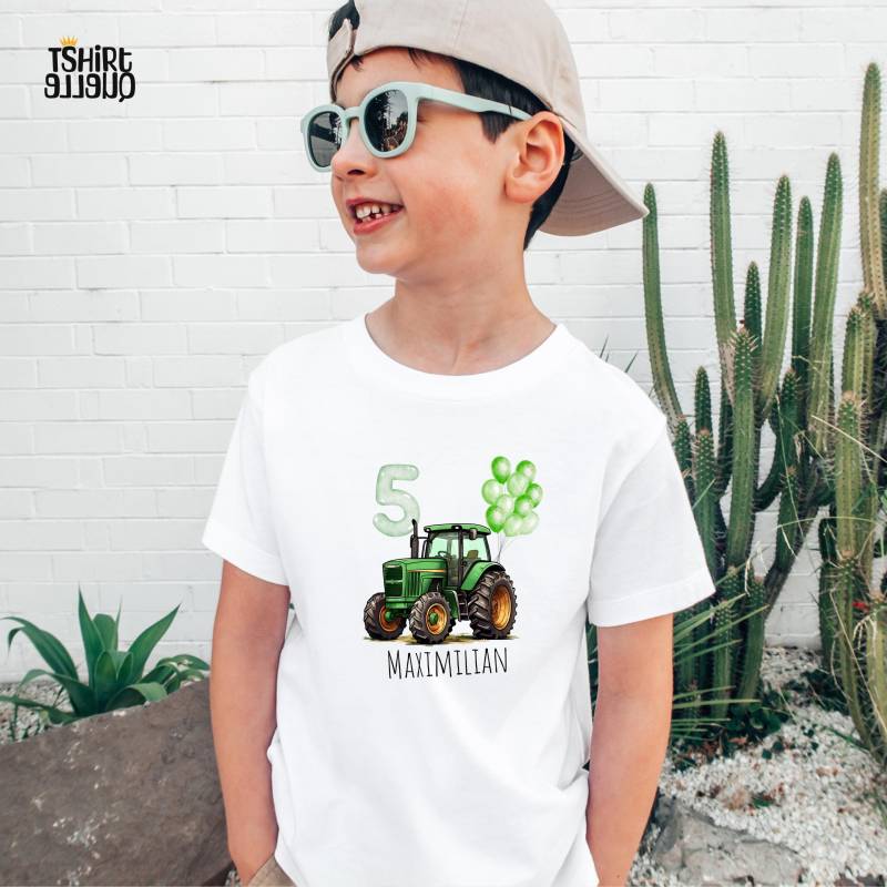 Trecker T-Shirt Oder Sweatshirt Für Kinder - Personalisiert Mit Name Und Zahl Bauer Geburtstagsshirt 3 4 5 6 7 Jahre Traktor Trecker T-Shirt Oder Sweatshirt Für Kinder - Personalisiert Mit Name Und Zahl Bauer Geburtstagsshirt 3 4 5 6 7 Jahre Traktor von TShirtQuelle