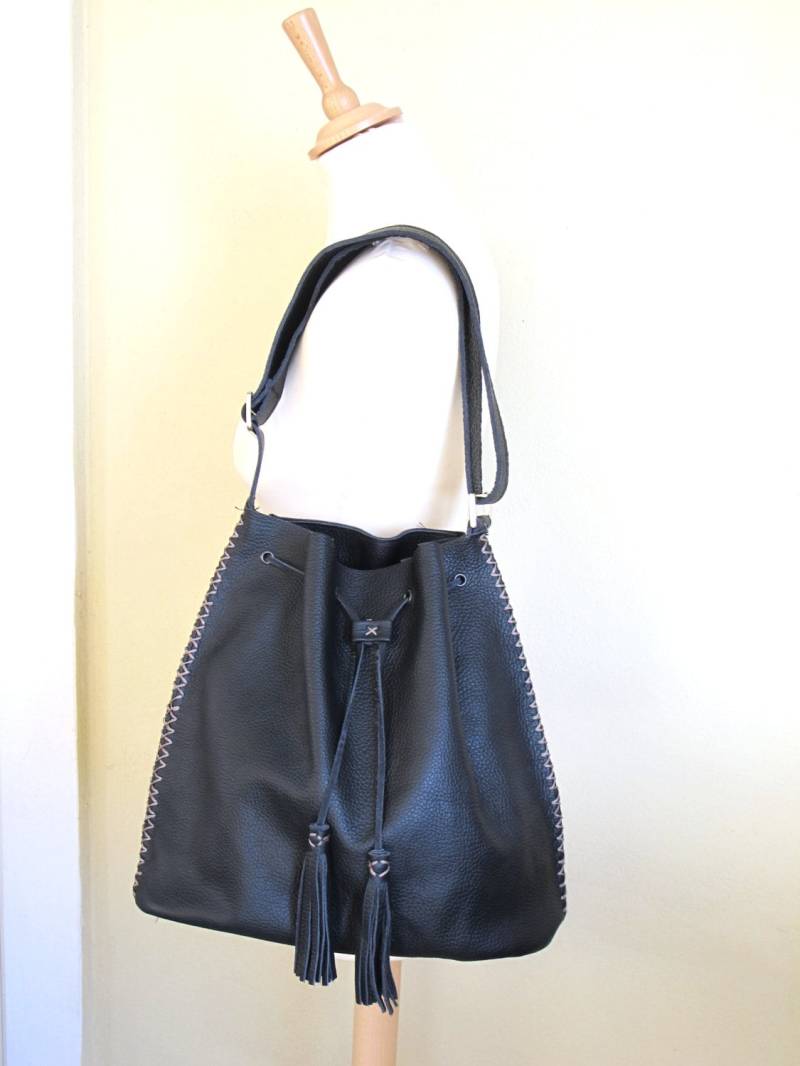 Handgefertigte Umhängetasche Aus Leder in 9 Farben von TUMABROTHERS